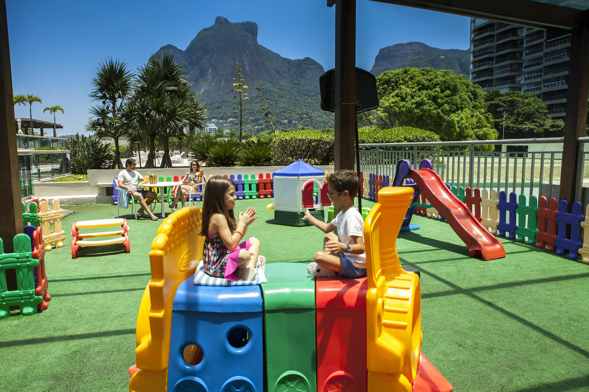 Pullman Rio De Janeiro Sao Conrado Hotel Exterior photo Children playing in a playground in Rio de Janeiro, Brazil